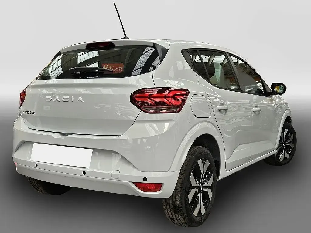 Second-hand Dacia Sandero Expression 91 CP (66 kW) 2025 Alb Berlinǎ