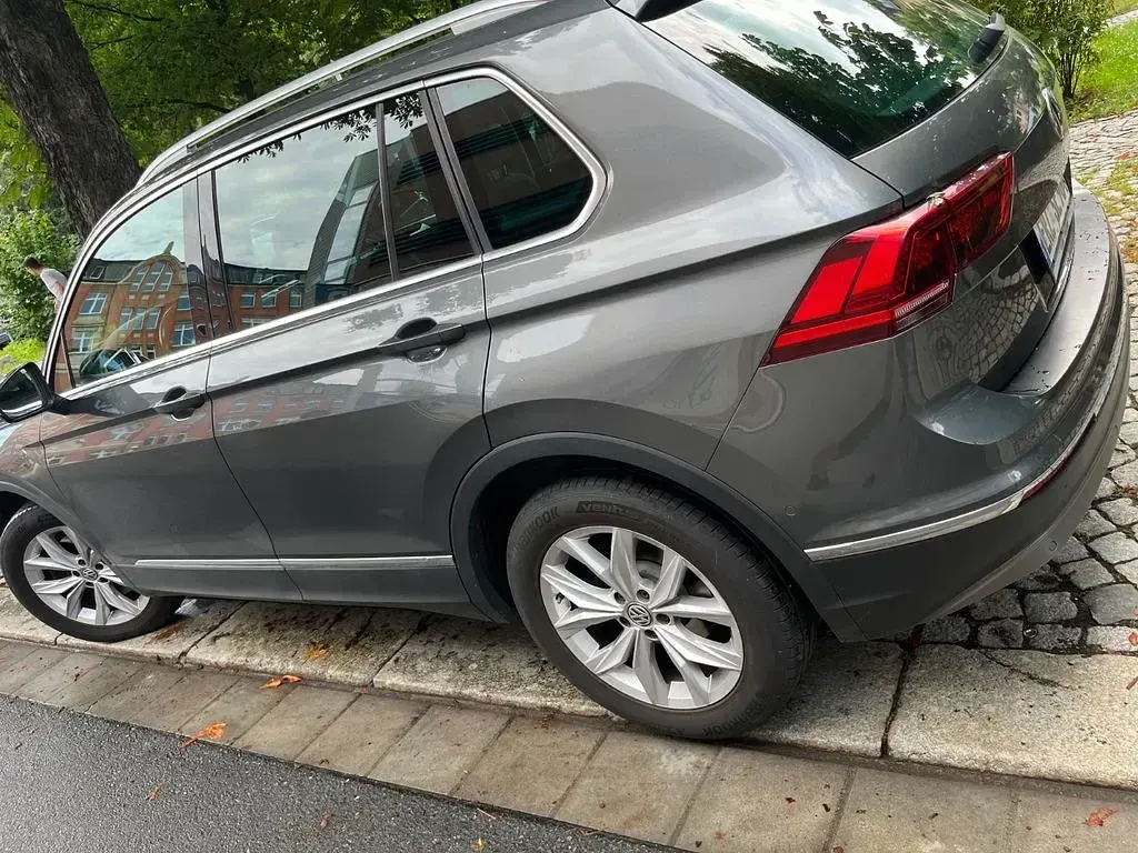 Gebraucht VW Tiguan Highline 179 PS (131 kW) 2016 Grau SUV