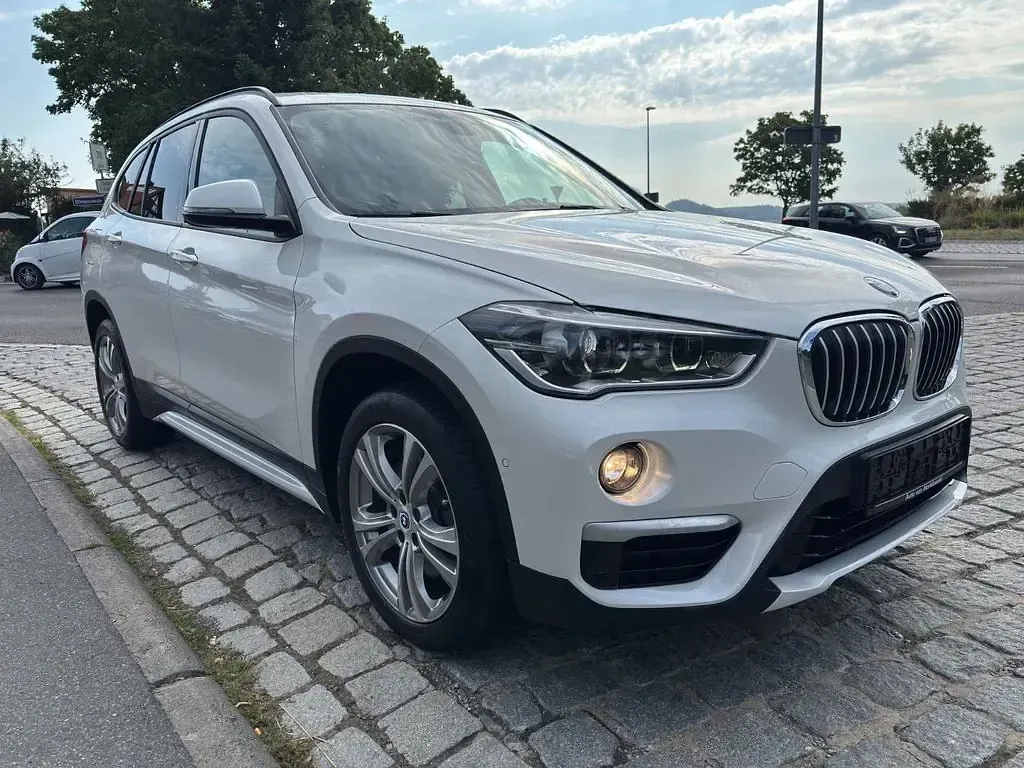 Gebraucht BMW X1 Sport Line 190 PS (139 kW) 2019 Weiß SUV
