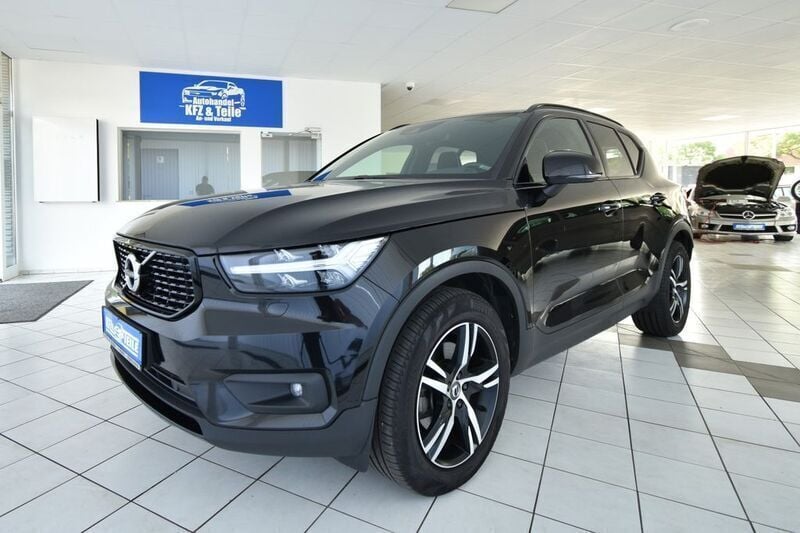 Schwarz Gebraucht 2020 Volvo XC40 R-Design SUV | 22.980 € (Fairer Preis) - Bild 1/4