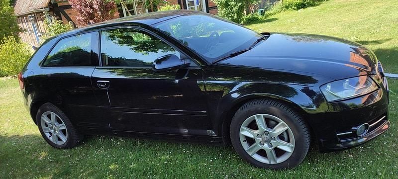 Gebraucht Audi A3 Attraction 125 PS (91 kW) 2011 Schwarz Kleinwagen
