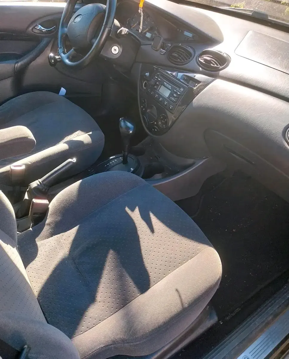 Usata Ford Focus 140 CV (102 kW) 2002 Nero Berlina