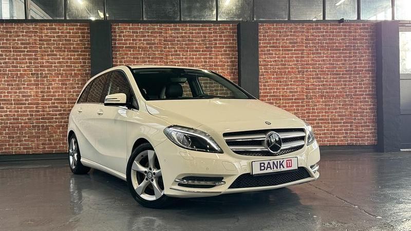 Gebraucht Mercedes B180 Edition 1 122 PS (89 kW) 2013 Weiß Van / Kleinbus