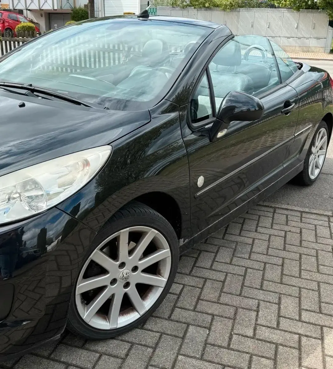 Gebraucht Peugeot 207 CC 120 PS (88 kW) 2011 Schwarz Cabrio