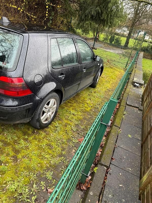 Gebraucht VW Golf IV 75 PS (55 kW) 2000 Schwarz Kleinwagen