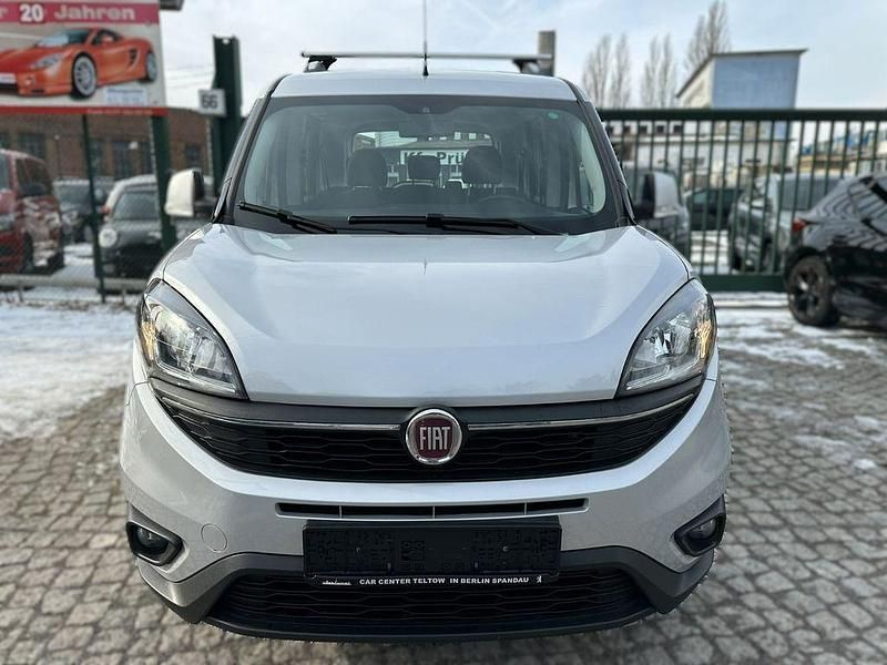 Gebraucht Fiat Doblò 120 PS (88 kW) 2019 Silber Van / Kleinbus