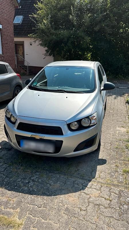 Silber Gebraucht 2013 Chevrolet Aveo Limousine | 3.750 € (Fairer Preis) - Bild 1/4