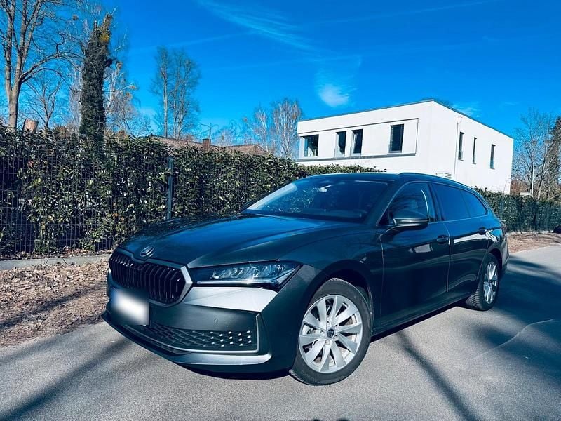 Gebraucht Skoda Superb Selection 150 PS (110 kW) 2024 Grau Kombi