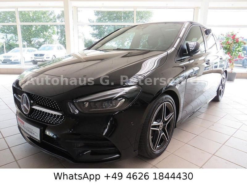 Kosmosschwarz metalliclack Gebraucht 2022 Mercedes 200 AMG Limousine | 27.900 € (Fairer Preis) - Bild 1/4