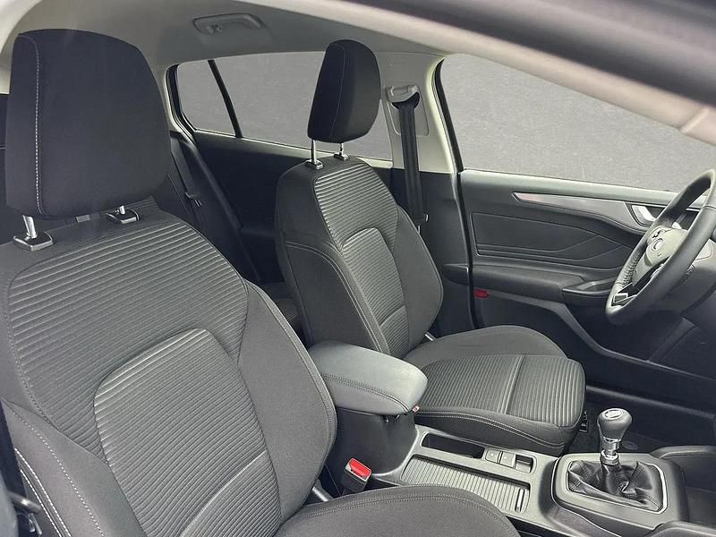 Gebraucht Ford Focus Titanium 125 PS (91 kW) 2024 Andere Limousine