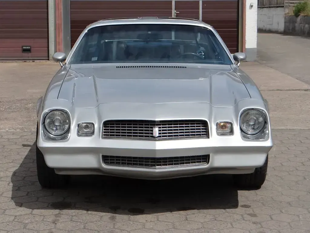Gebraucht Chevrolet Camaro 150 PS (110 kW) 1982 Silber Coupé