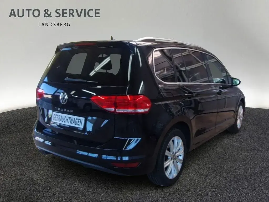 Gebraucht VW Touran Highline 150 PS (110 kW) 2023 Schwarz Van / Kleinbus