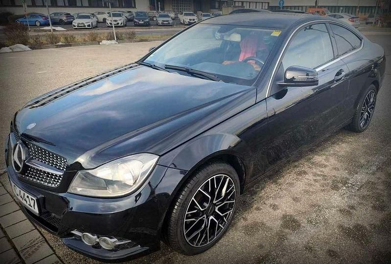 Gebraucht Mercedes C180 156 PS (114 kW) 2014 Schwarz Coupé