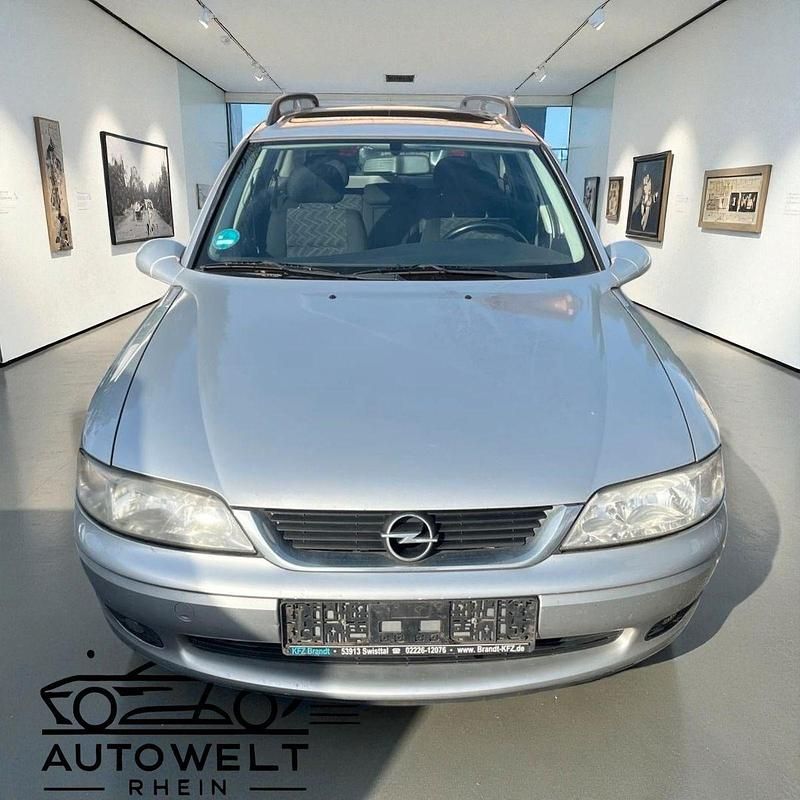Gebraucht Opel Vectra 101 PS (74 kW) 2001 Silber Kombi