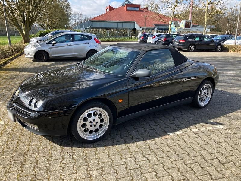 Gebraucht Alfa Romeo Spider 150 PS (110 kW) 1997 Schwarz Cabrio