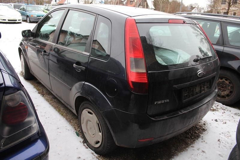 Gebraucht Ford Fiesta 101 PS (74 kW) 2005 Blau Kleinwagen