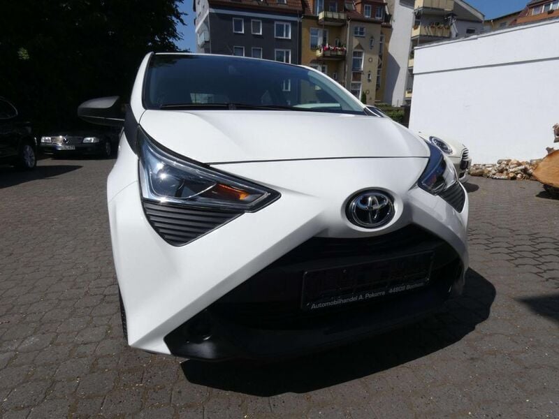 Solid white Gebraucht 2019 Toyota Aygo Kleinwagen | 7.650 € (Guter Preis) - Bild 1/4