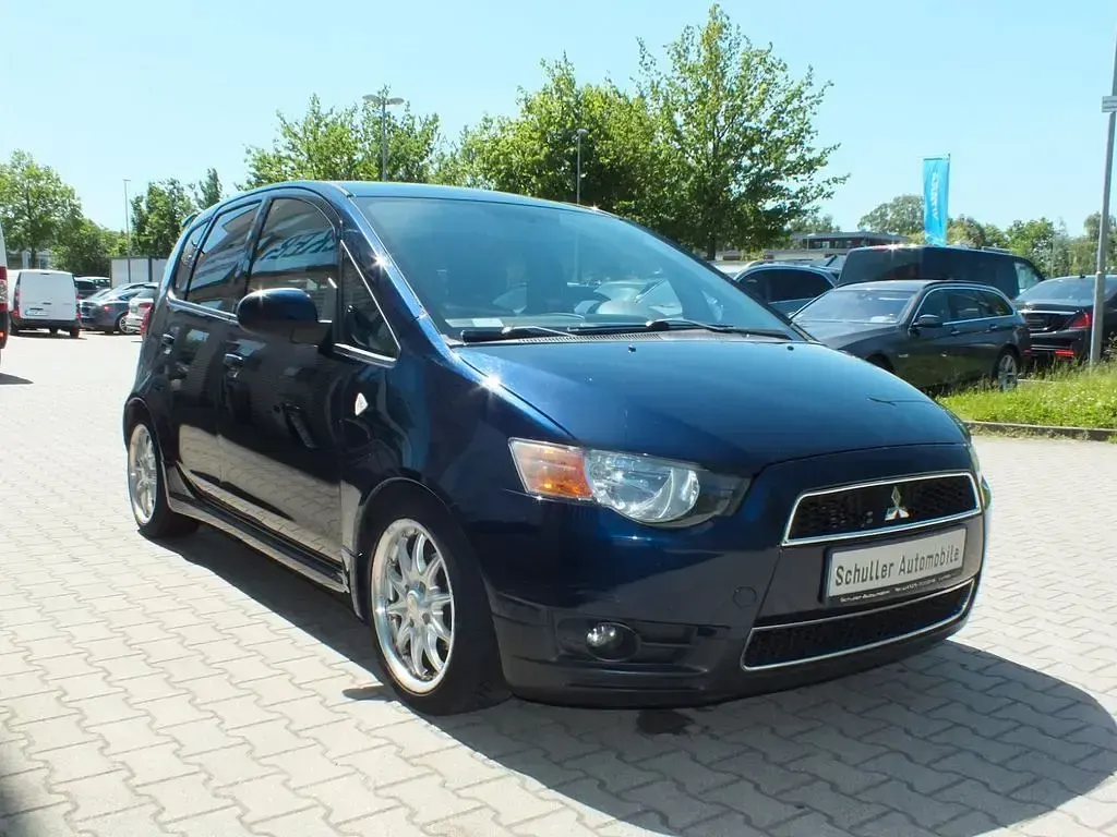 Gebraucht Mitsubishi Colt Plus 95 PS (69 kW) 2012 Blau Kleinwagen