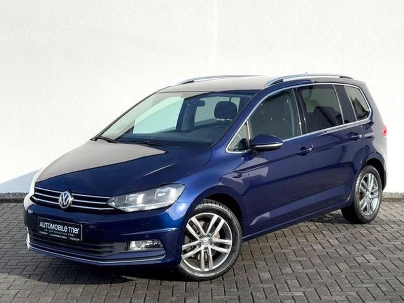 Blau Gebraucht 2016 VW Touran Highline Van / Kleinbus | 17.490 € (Guter Preis) - Bild 1/4