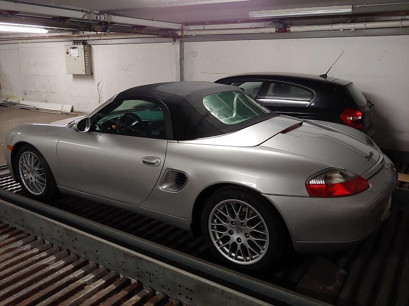 Gebraucht Porsche 986 Boxster 220 PS (161 kW) 2001 Silber Cabrio