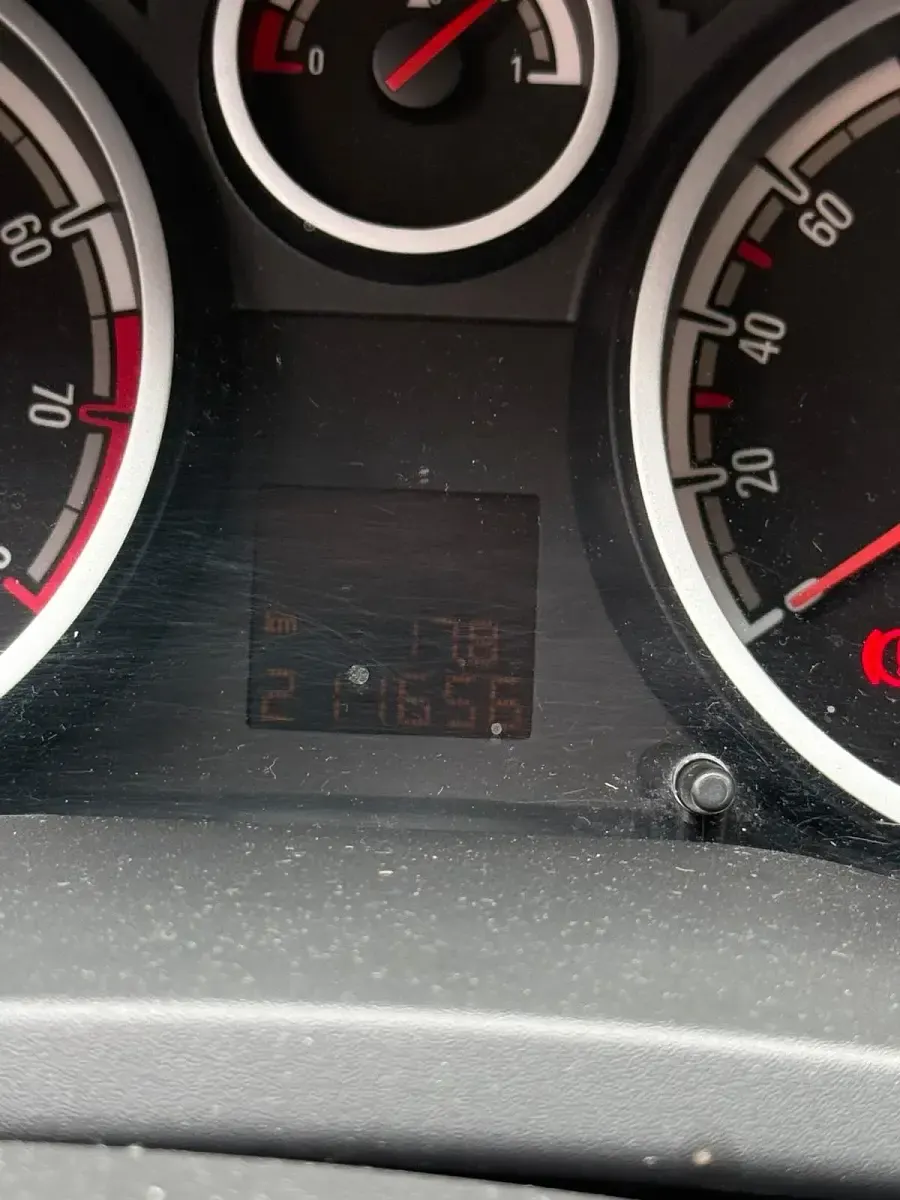 Gebraucht Opel Corsa 87 PS (63 kW) 2013 Weiß Kleinwagen