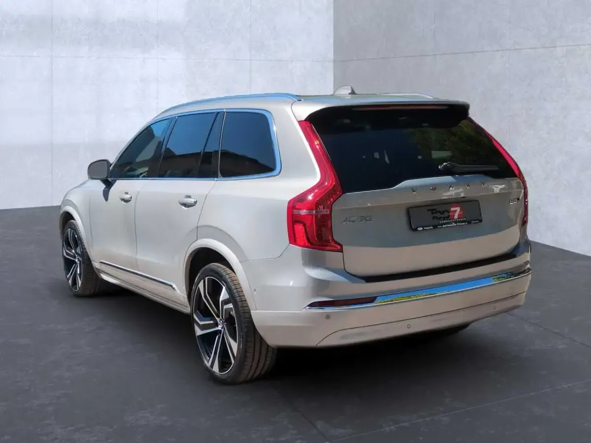 Gebraucht Volvo XC90 173 PS (127 kW) 2023 SUV
