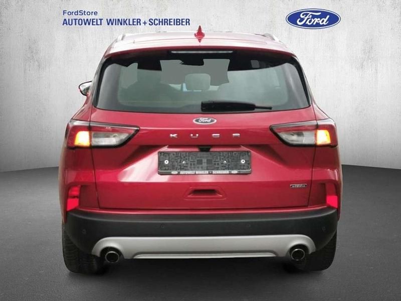 Używany Ford Kuga Titanium 224 KM (164 kW) 2021 Czerwony SUV