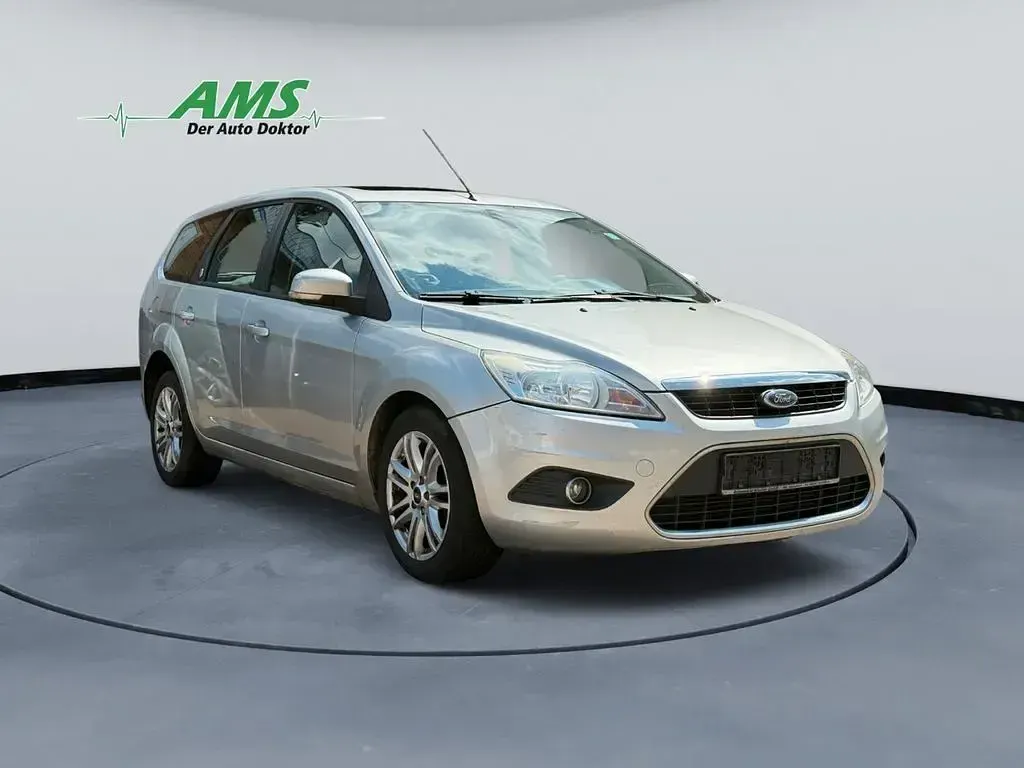 Gebraucht Ford Focus 116 PS (85 kW) 2010 Silber Limousine