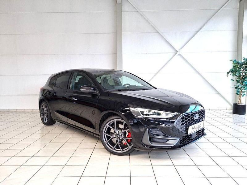 Neu Ford Focus ST 280 PS (205 kW) 2025 Schwarz Limousine