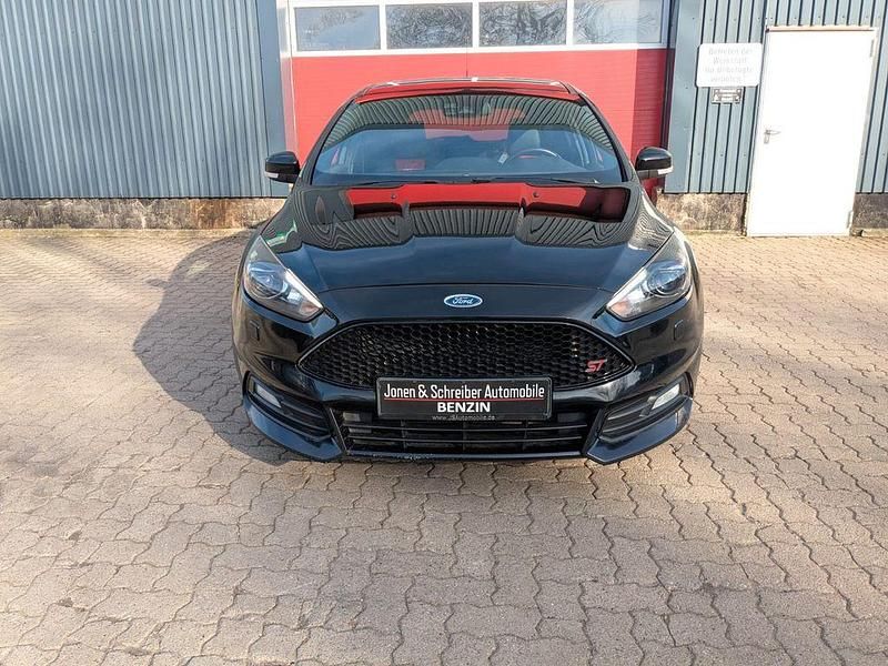 Gebraucht Ford Focus ST 250 PS (183 kW) 2016 Schwarz Limousine