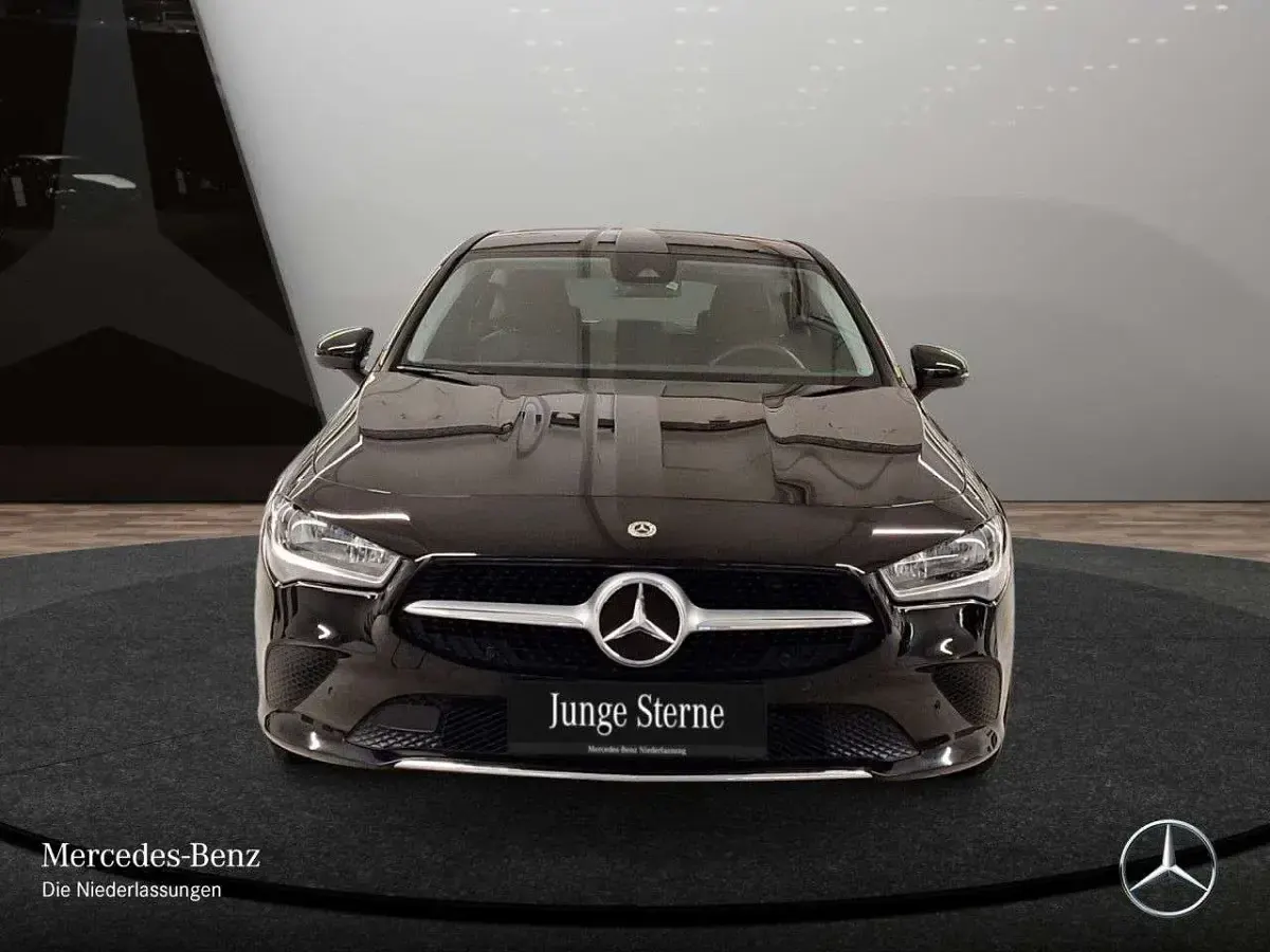 Gebraucht Mercedes CLA200 Progressive 150 PS (110 kW) 2023 Schwarz Limousine