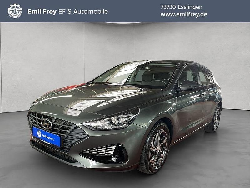 Silber Gebraucht 2024 Hyundai i30 Select Limousine | 16.890 € (Guter Preis) - Bild 1/4