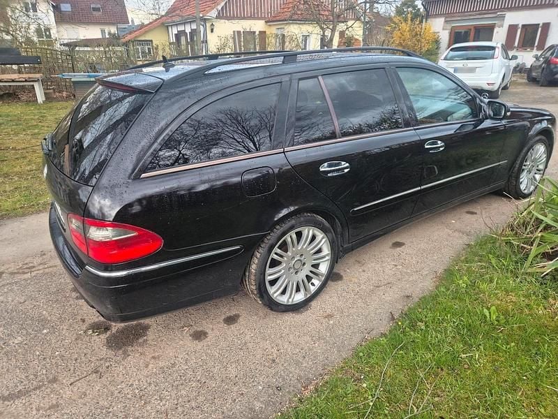 Gebraucht Mercedes E280 190 PS (139 kW) 2008 Schwarz Kombi