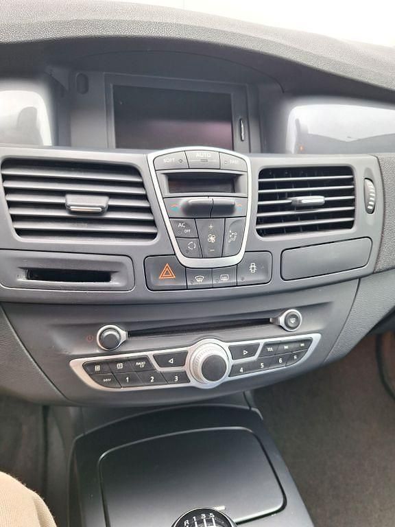 Gebraucht Renault Laguna GrandTour Dynamique 150 PS (110 kW) 2011 Weiß Kombi