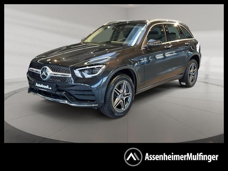 Grau Gebraucht 2021 Mercedes GLC300e AMG SUV | 40.329 € (Fairer Preis) - Bild 1/4
