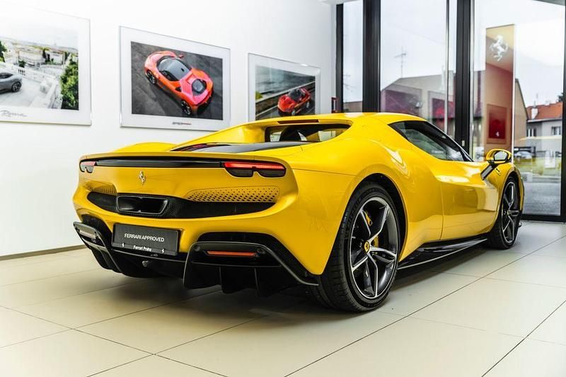 Gebraucht Ferrari 296 829 PS (609 kW) 2022 Gelb