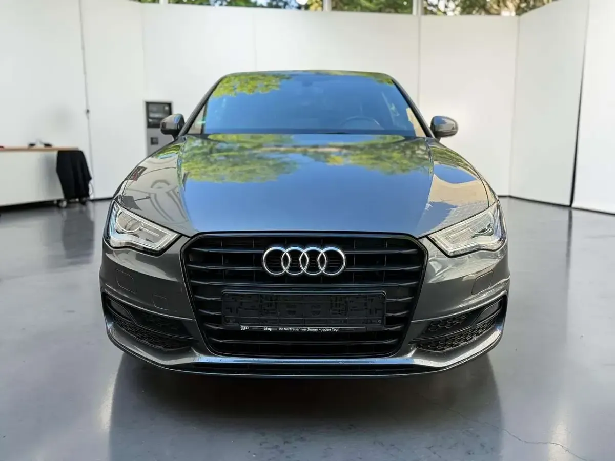 Używany Audi A3 S-Line 150 KM (110 kW) 2014 Szary Sedan/Limuzyna