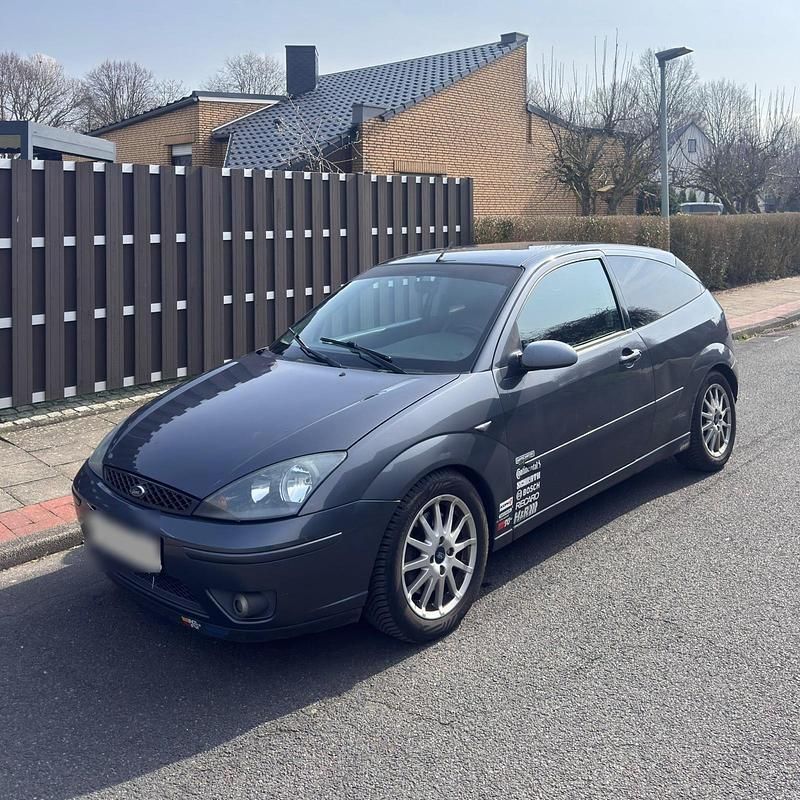 Gebraucht Ford Focus ST 173 PS (127 kW) 2002 Grau Limousine