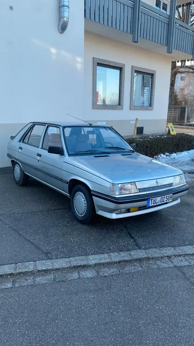 Gebraucht Renault R11 60 PS (44 kW) 1988 Silber Kleinwagen