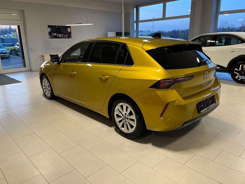 Gebraucht Opel Astra Elegance 110 PS (80 kW) 2022 Kult gelb Kleinwagen