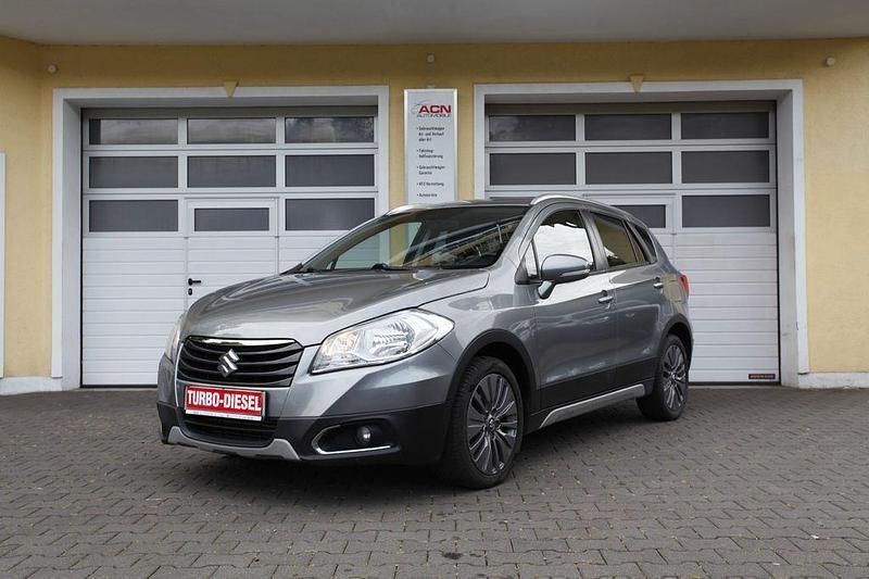 Grau Gebraucht 2016 Suzuki SX4 S-Cross SUV | 12.790 € (Teuer) - Bild 1/4