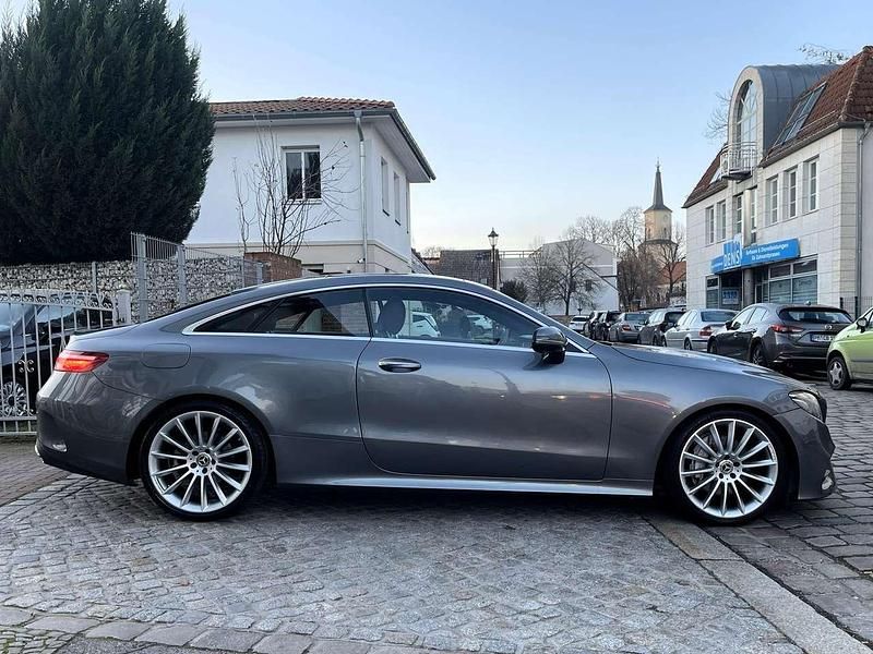 Gebraucht Mercedes E220 AMG 194 PS (142 kW) 2018 Selenitgrau metalliclack Coupé