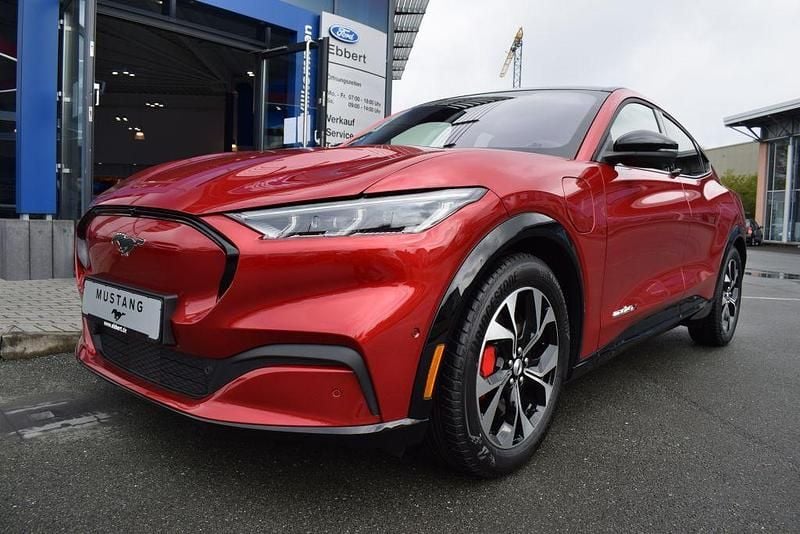 Gebraucht Ford Mustang Mach-E 258 kW (351 PS) 2021 Lucid rot metallic SUV