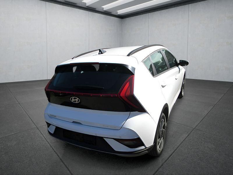 Neu Hyundai Bayon 101 PS (74 kW) 2025 Weiß SUV