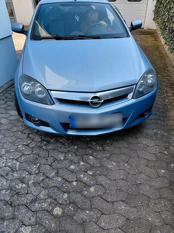 Gebraucht Opel Tigra 90 PS (66 kW) 2006 Beige Cabrio