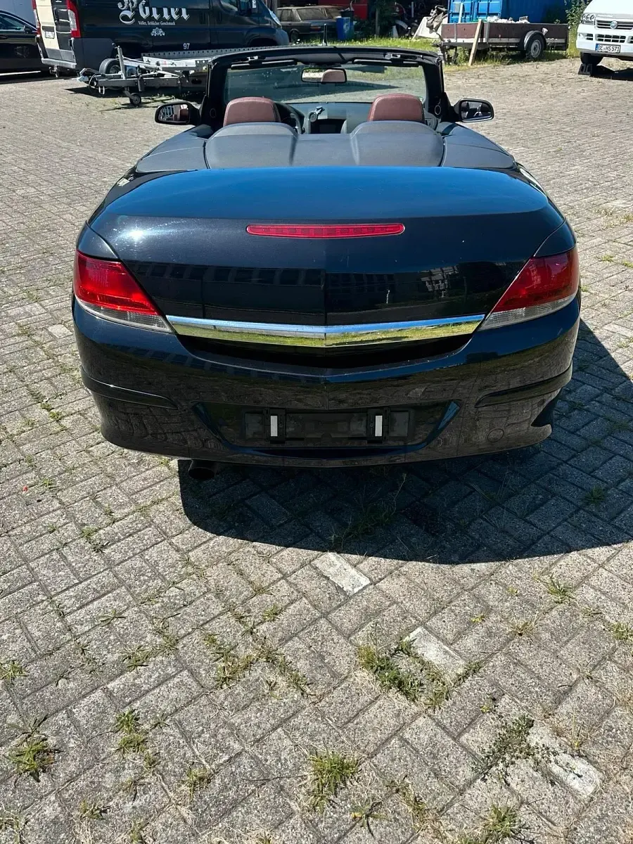 Gebraucht Opel Astra Cabriolet 150 PS (110 kW) 2007 Schwarz Cabrio