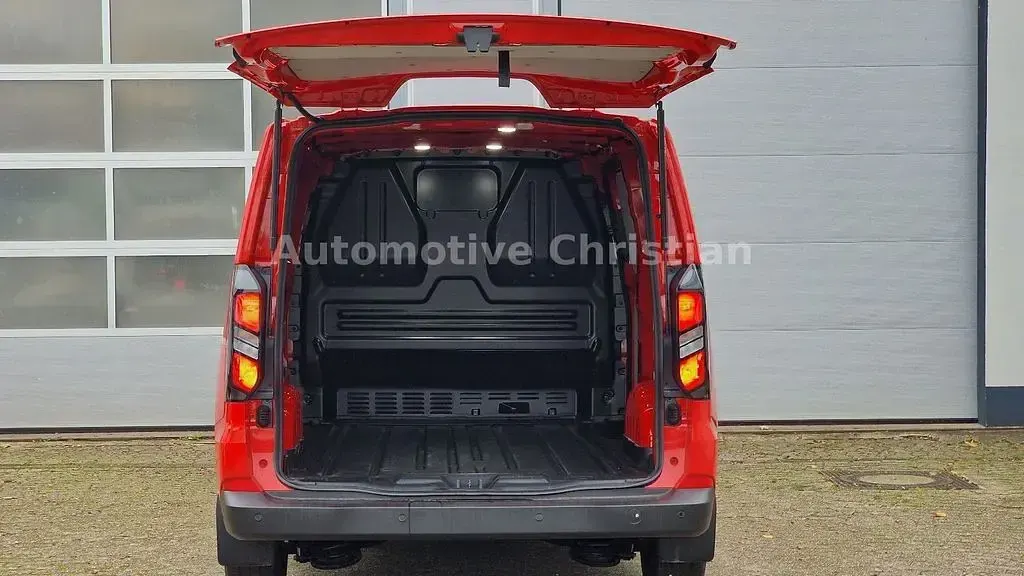 Neu Ford Transit Custom Trend 136 PS (100 kW) 2026 Rot Van / Kleinbus