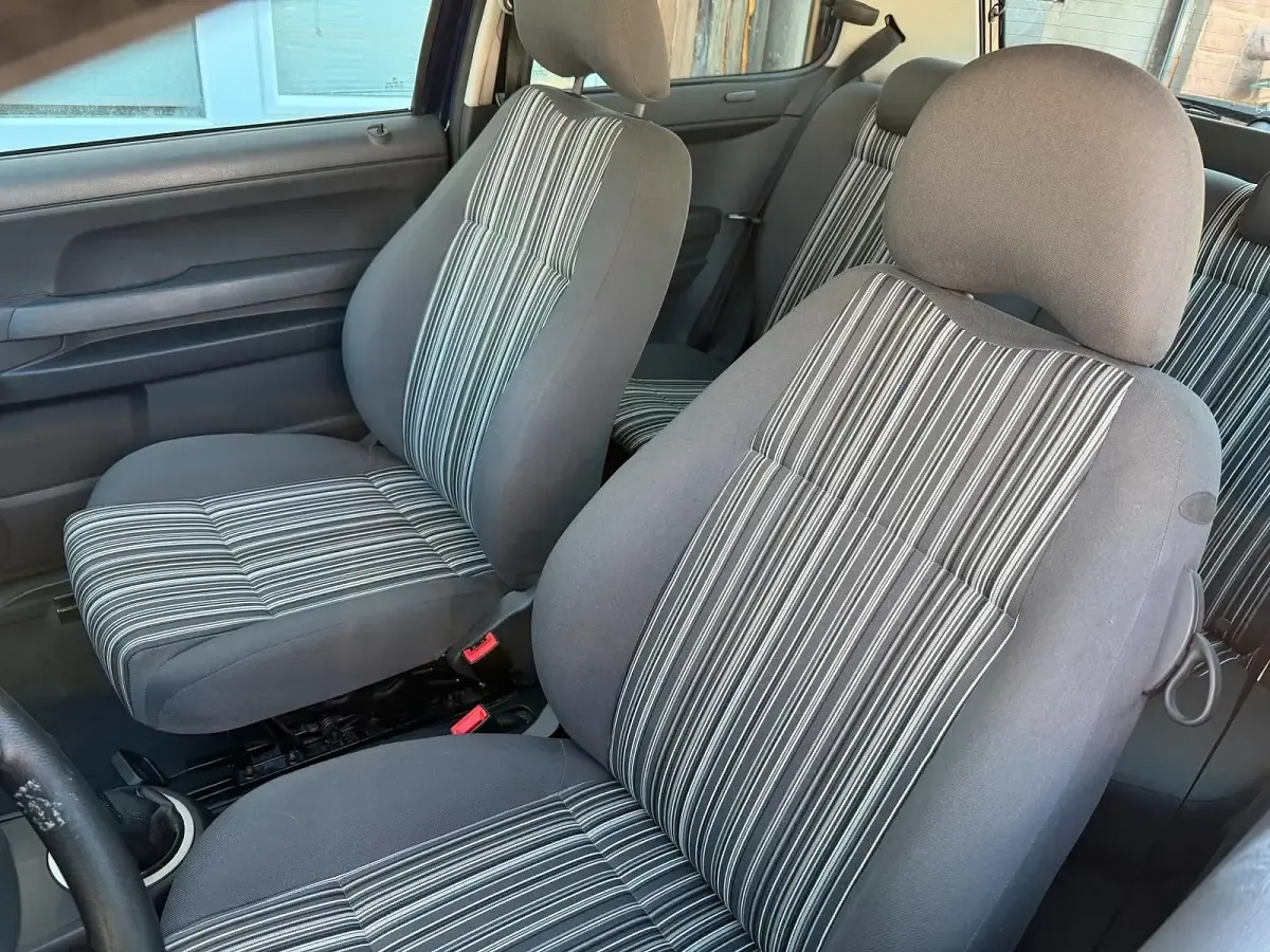 Gebraucht VW Fox 54 PS (39 kW) 2006 Blau Kleinwagen