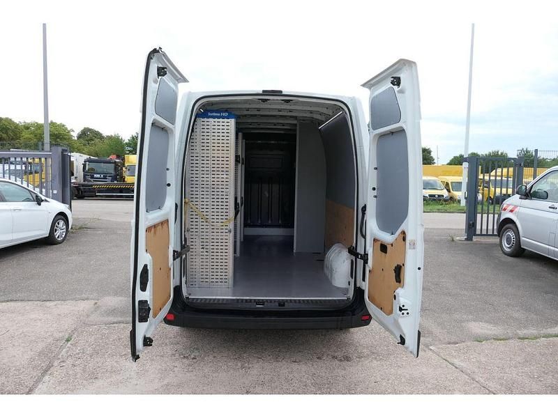 Weiss Gebraucht 2017 Renault Master Van | 18.326 € (Etwas zu teuer) - Bild 1/4