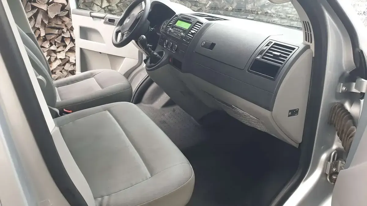 Gebraucht VW T5 140 PS (102 kW) 2015 Silber Van